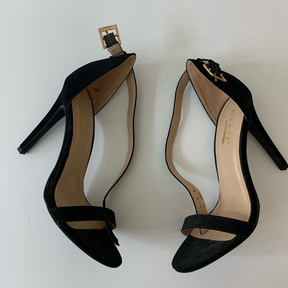 Black heels - Picture 3 of 5